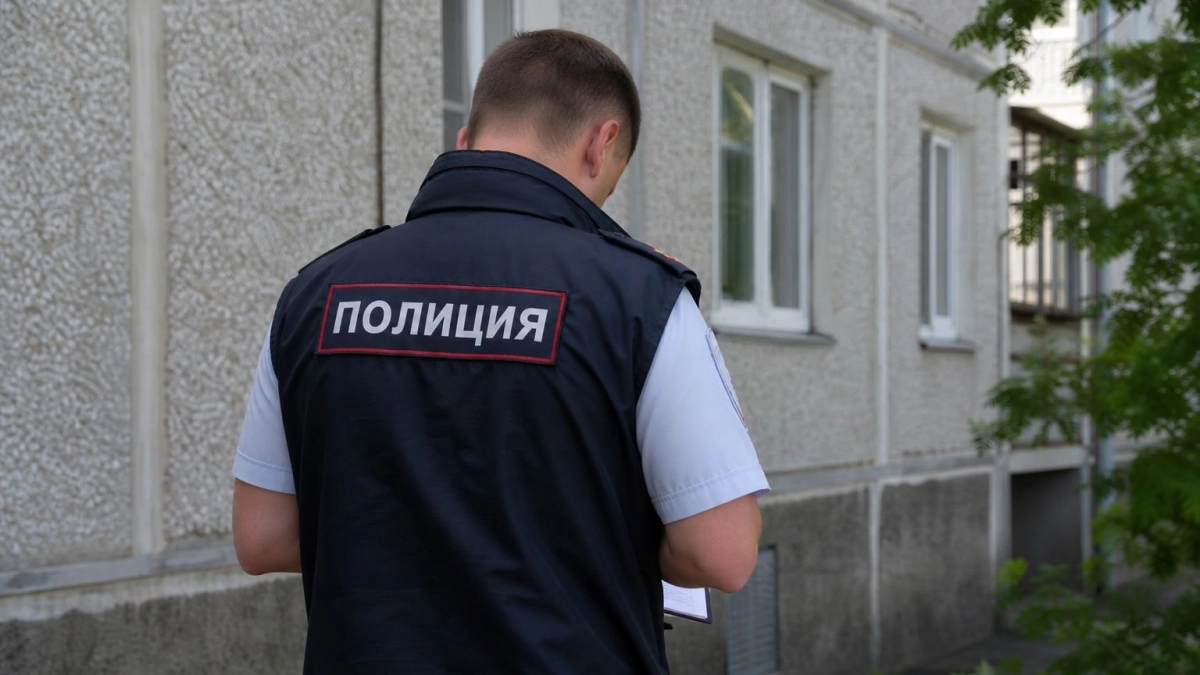 Женщина разбилась насмерть при падении из окна на улице Мира
