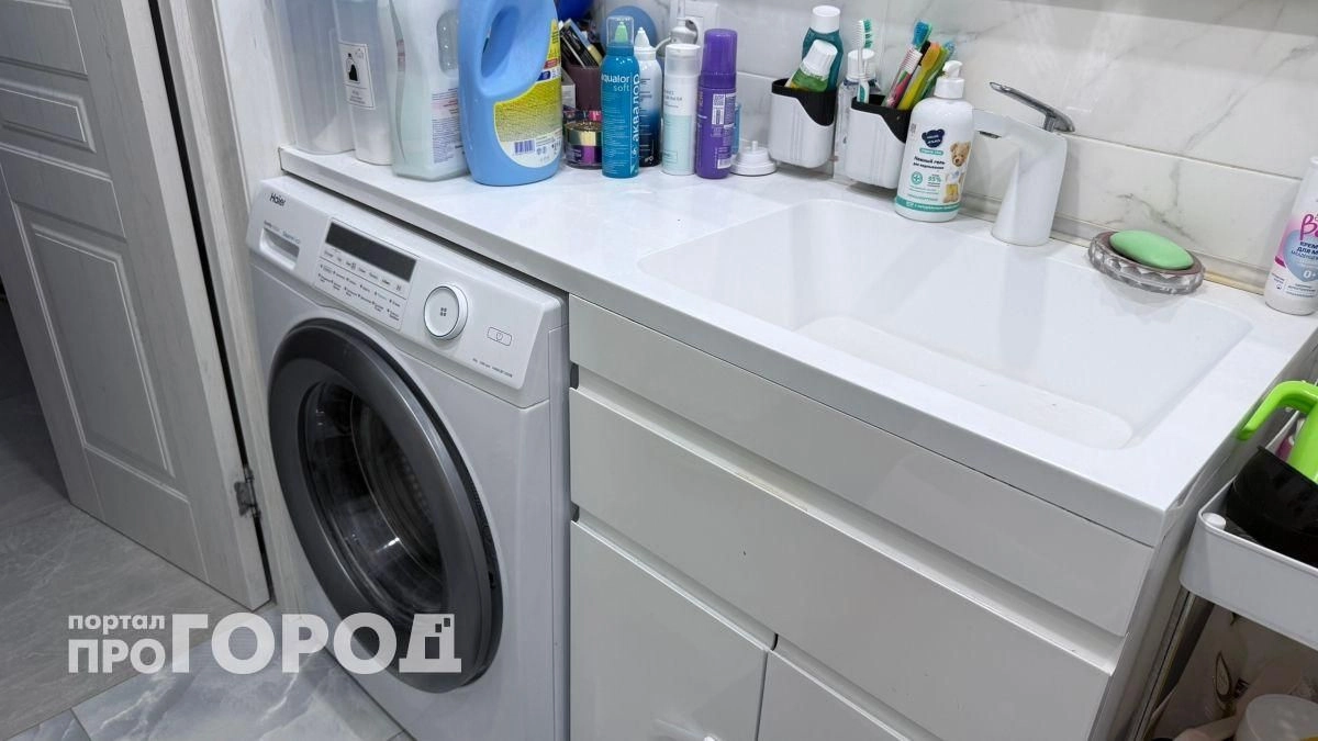 Забудьте про громоздкие тумбы в ванной: этот компактный тренд освободит место и избавит от лишней уборки