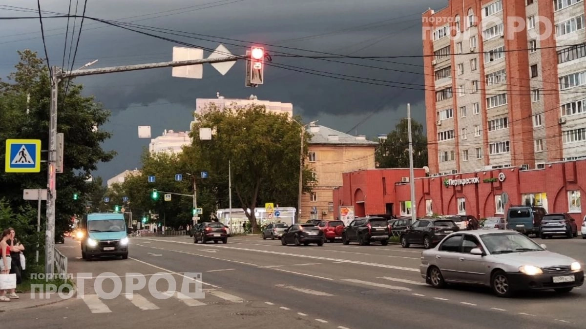 Встречный автомобиль идет на таран: одна простая техника руления поможет избежать столкновения в секунду