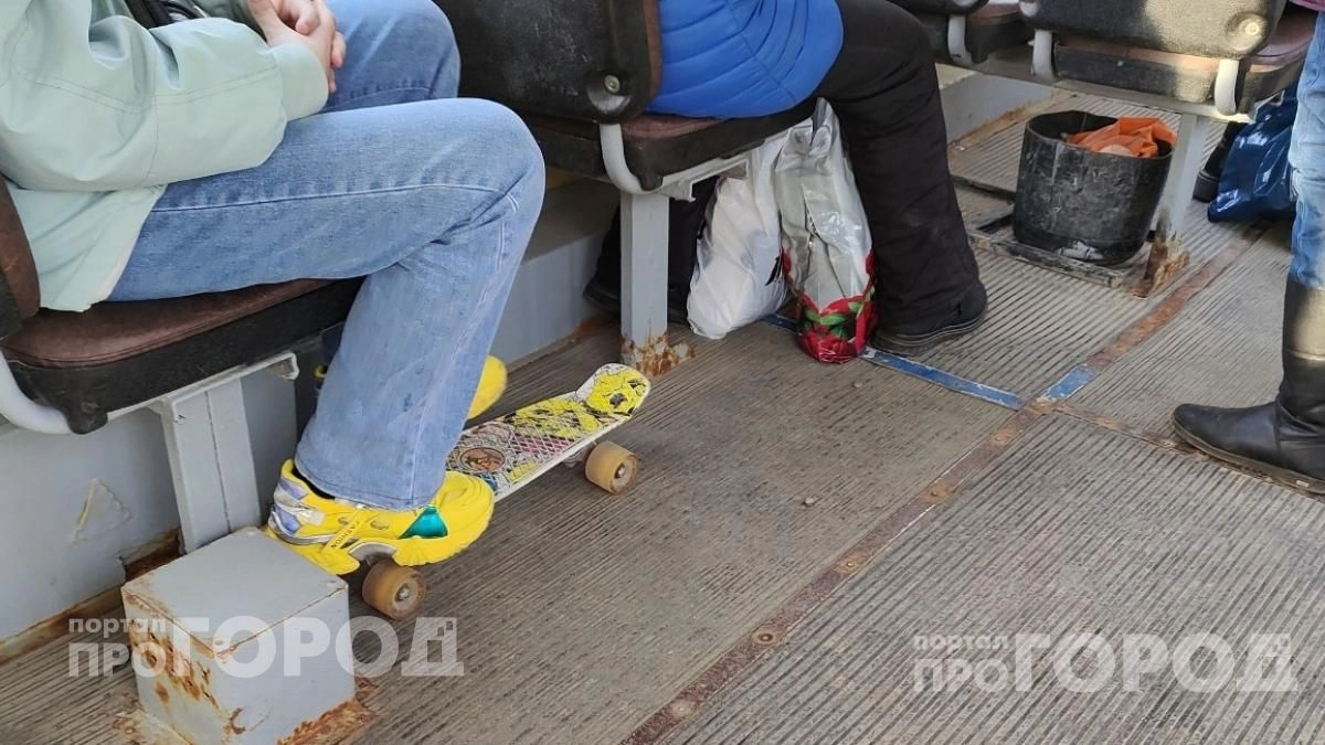 Больше никакой вони из обуви: наношу этот аптечный раствор на стельки и забываю о запахе пота на всё лето