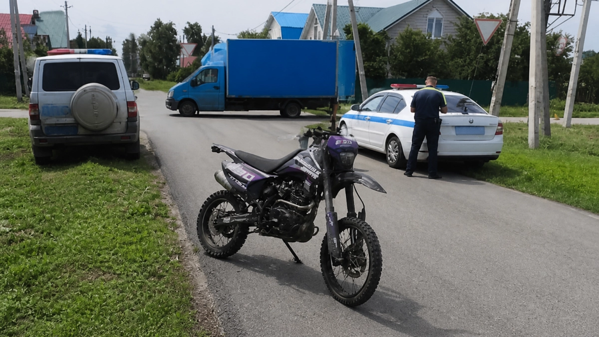 В Энгельсе и Балакове после ДТП с двухколесным транспортом госпитализировали двоих