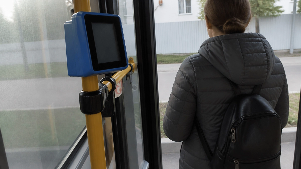 В саратовском транспорте выявили 125 безбилетников со штрафом в 500 рублей