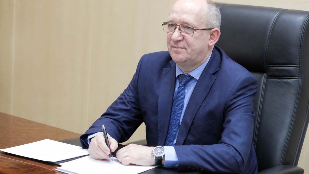 Глава Вольского района поздравил медиков и поблагодарил врачей, работающих в зоне СВО