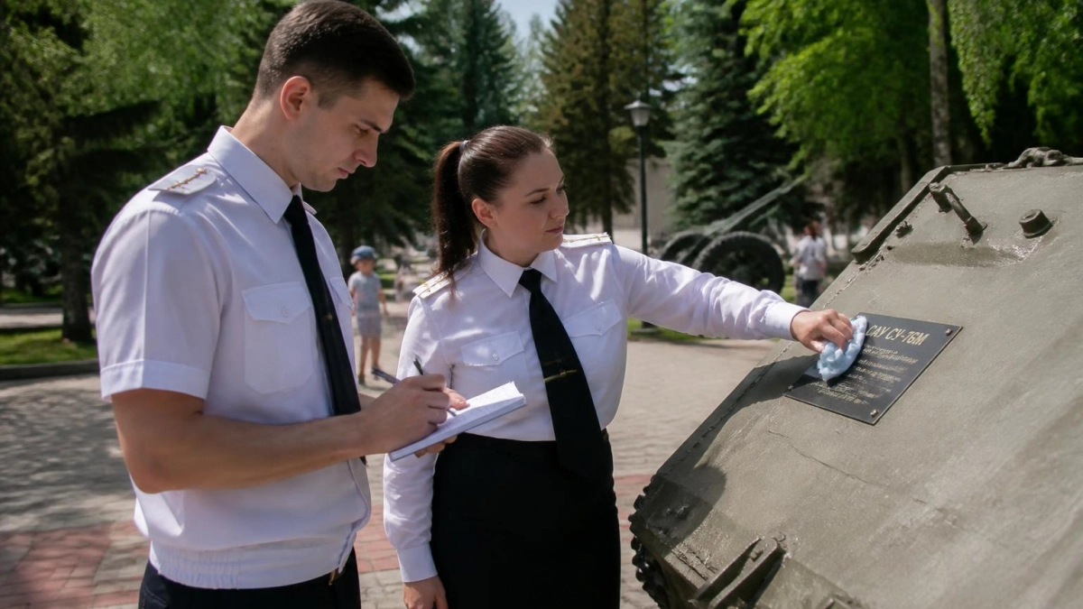 В Саратове выставили боевую ступень «Искандера» с дальностью 500 км