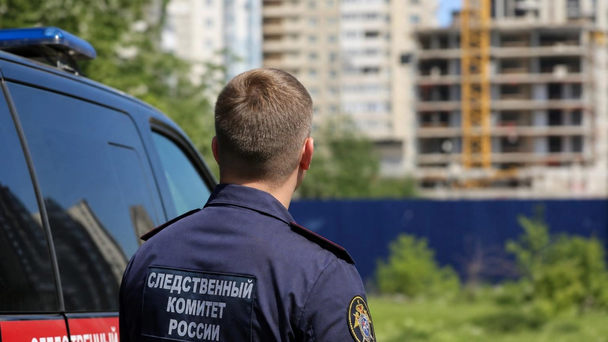 Бастрыкин запросил доклад о падении 11-летней девочки с саратовской недостройки