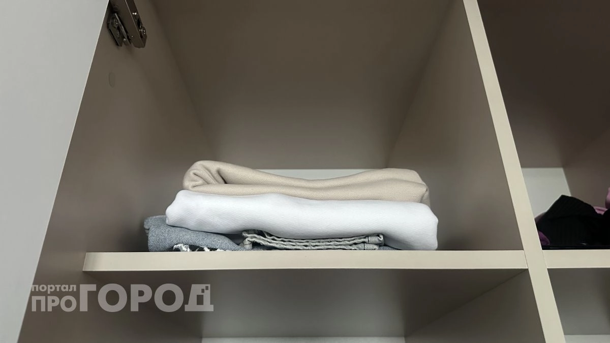 Забыла про стопки в шкафу и теперь экономлю место: вертикальное хранение вещей меняет всё к лучшему