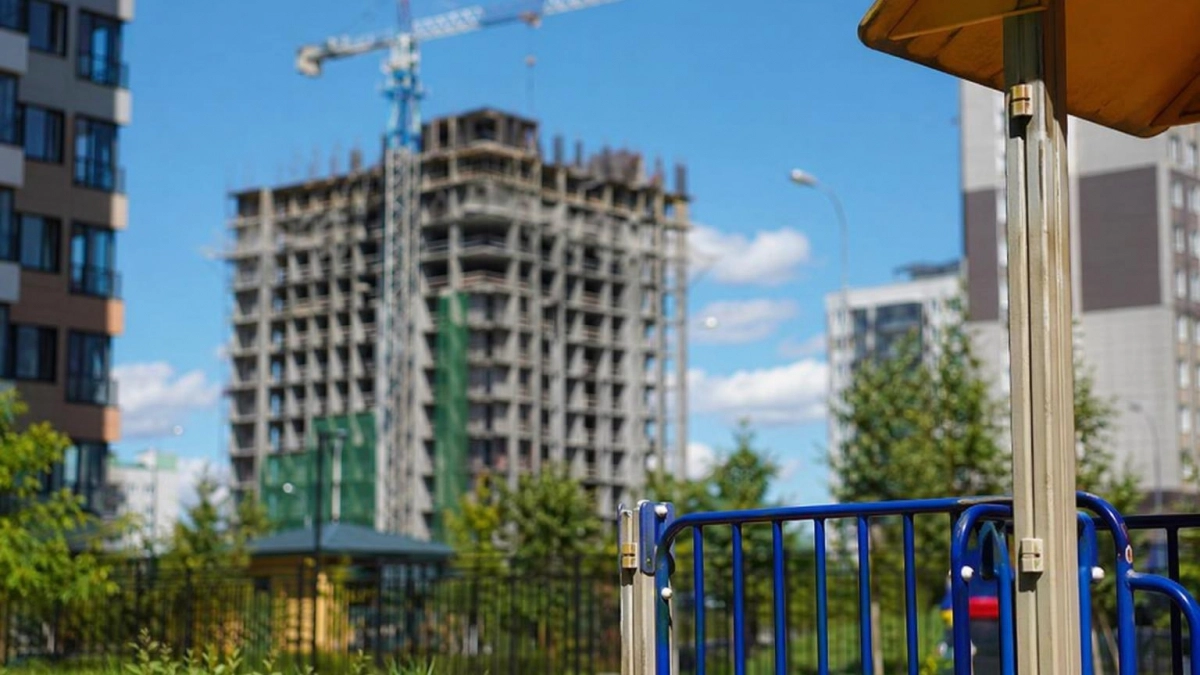 Жители Авиатора передали подписи в СК и прокуратуру из за двух высоток