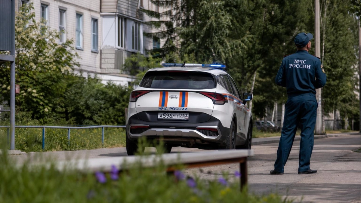 Жителям Саратовской области напомнили звонить 112 при угрозе атаки БПЛА