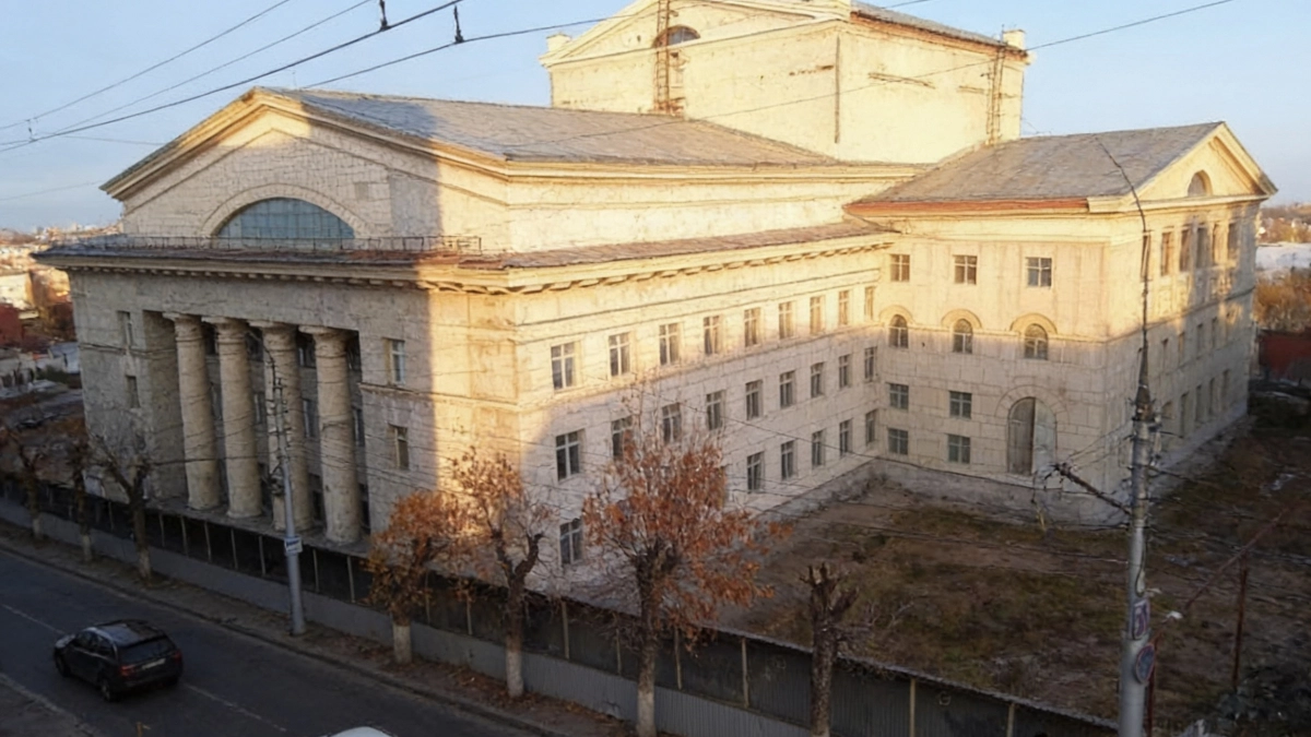 Театр оперы и балета в Саратове рассчитывают достроить после простоя с 2020 года