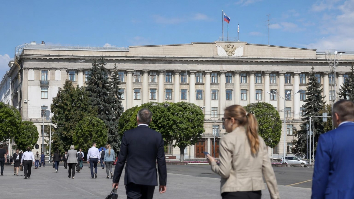 Власти Саратовской области заявили, что не используют нейросети в работе