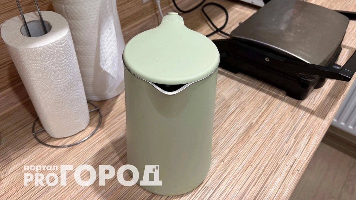 Вы годами кипятите воду по два раза: пора узнать всю правду о химических процессах в вашем чайнике