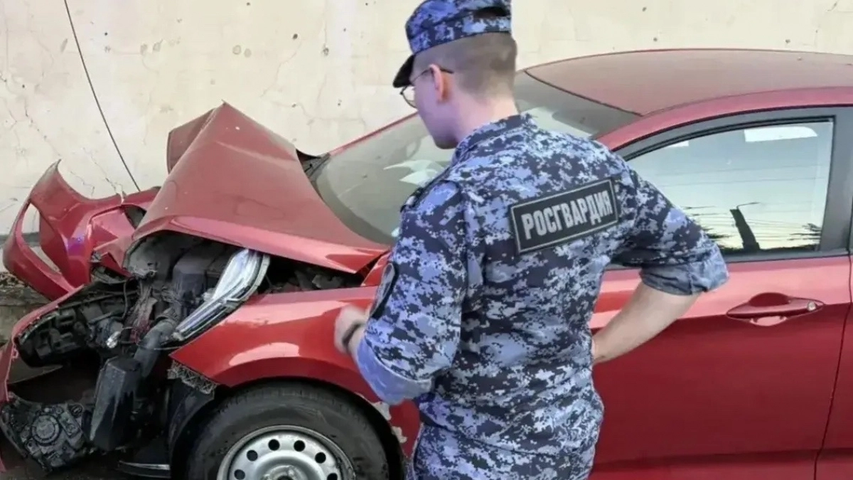 У жительницы Саратова случился сердечный приступ за рулем: ее спасла оказавшаяся рядом Росгвардия