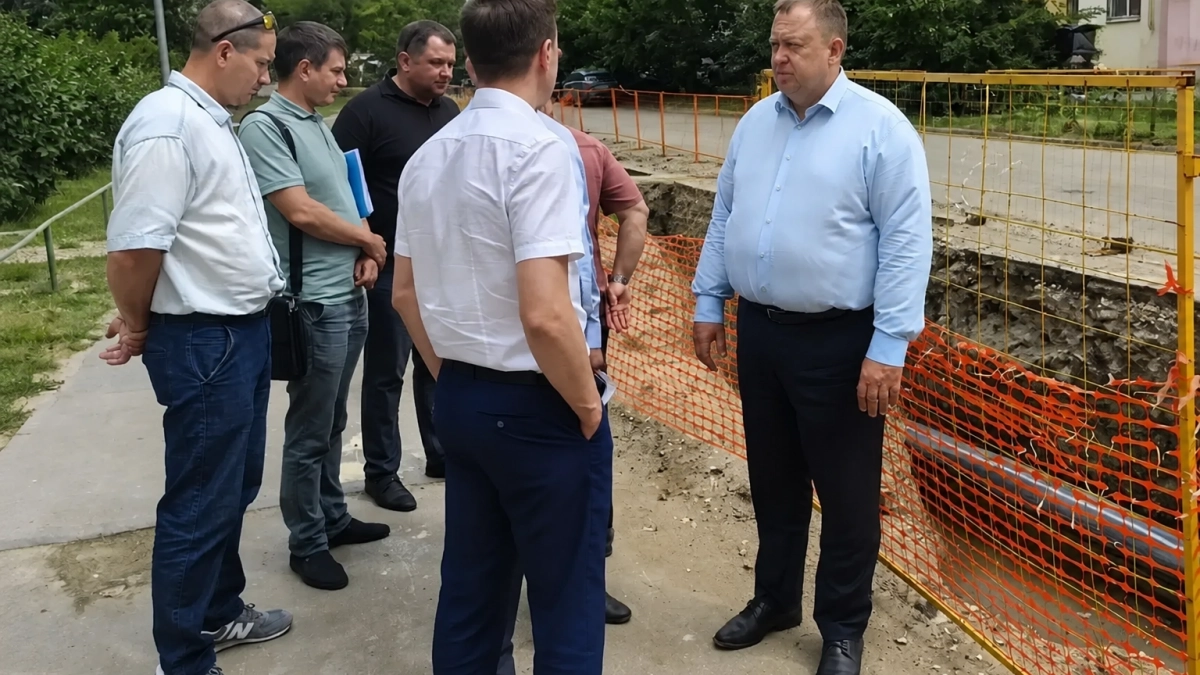 Комиссия оценила второй этап модернизации водопроводных сетей на пяти улицах Саратова