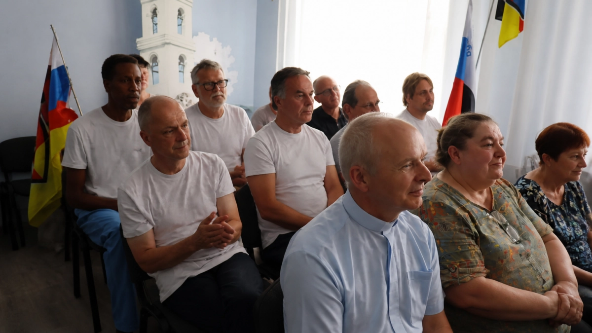 В Маркс приехали участники автопробега Мир с Россией из Германии