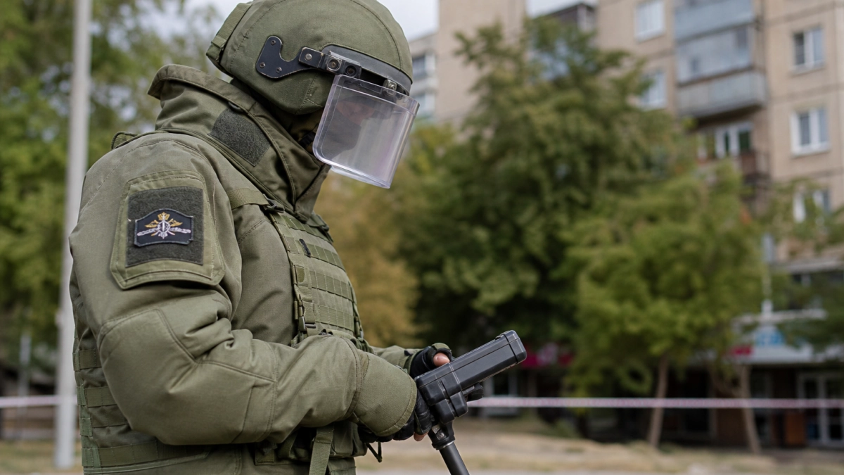 Саперы группировки Центр ведут сплошное разминирование Красноармейска под угрозой атак БПЛА
