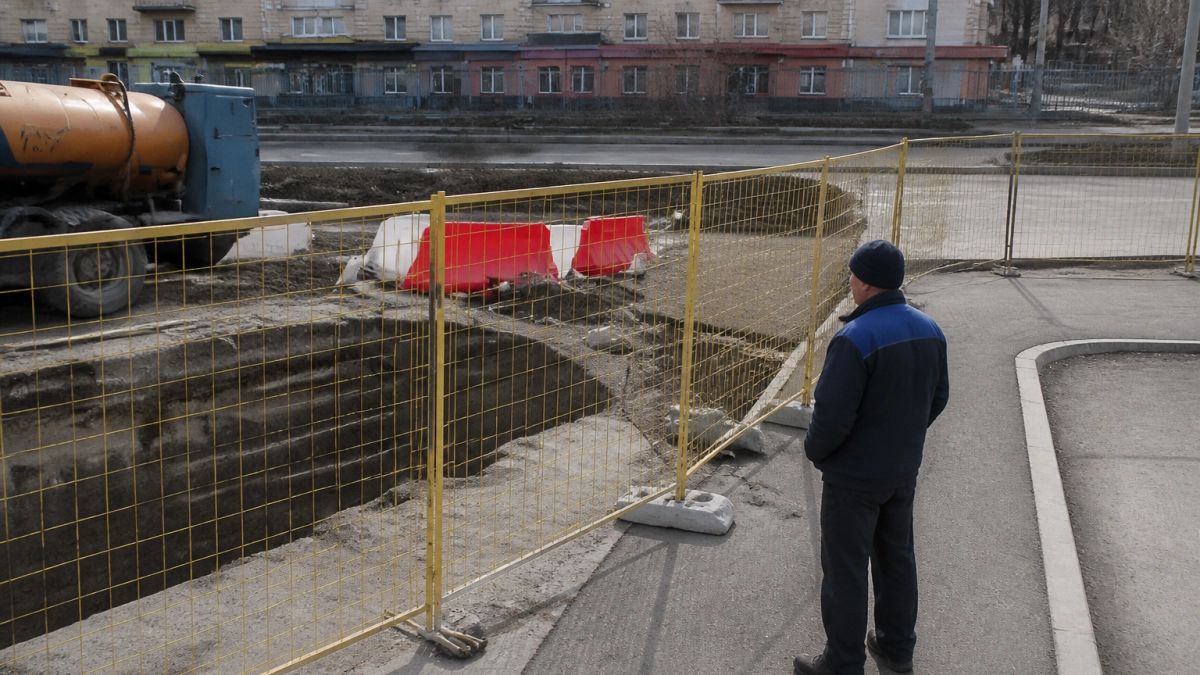 На Привокзальной площади Саратова до 25 августа ограничили движение из за благоустройства