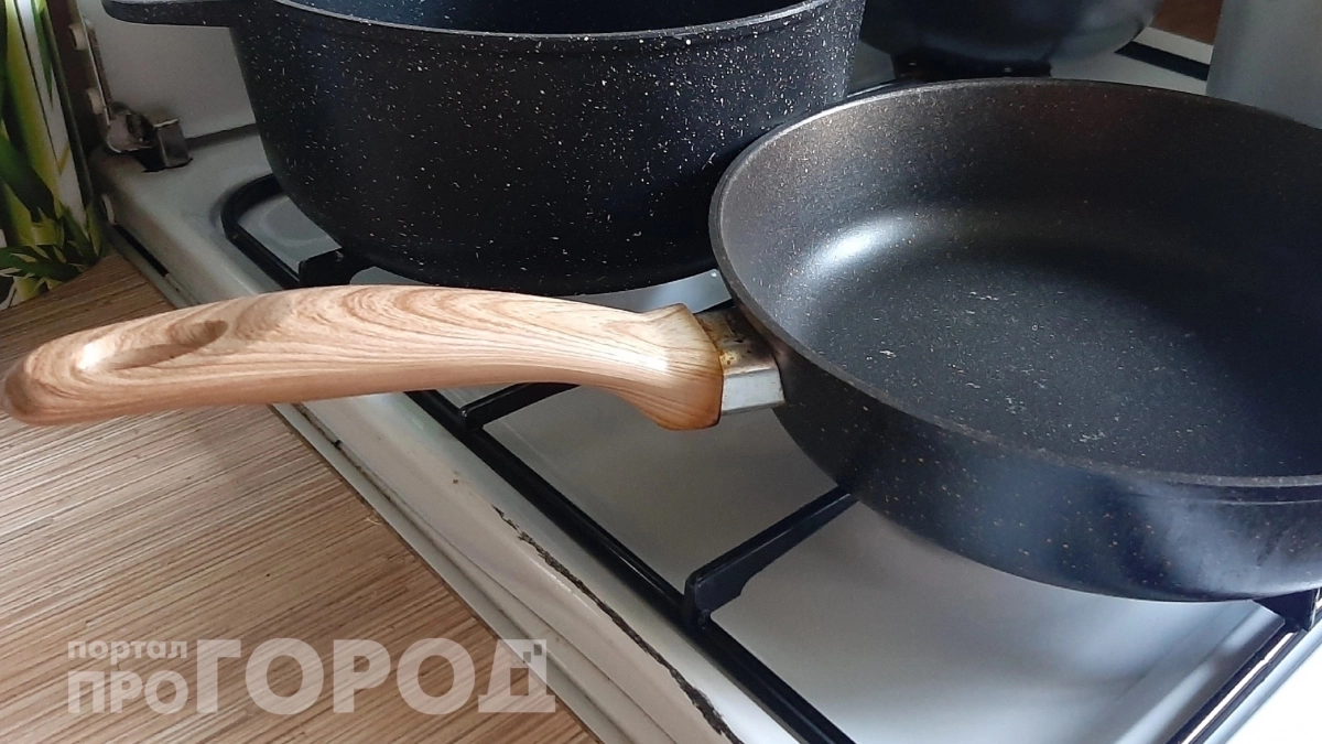 Больше не трачу силы на чистку сковородок: простой состав удаляет застарелый нагар за пару минут без химии