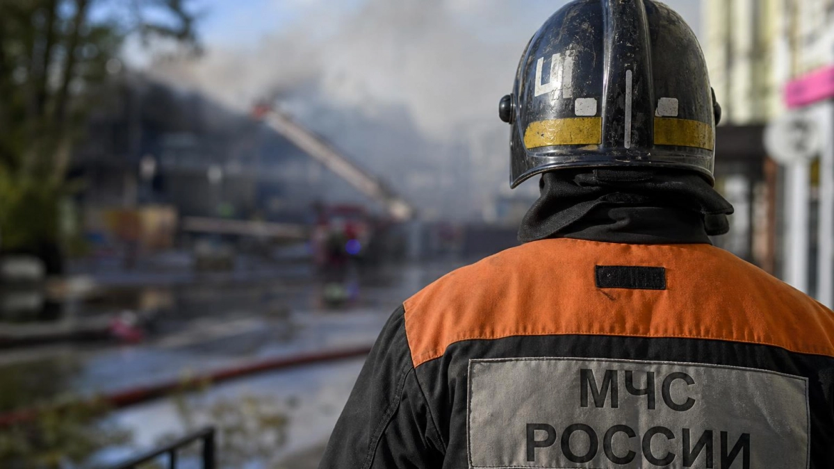 При пожаре на Кутякова в Саратове мужчина отравился дымом