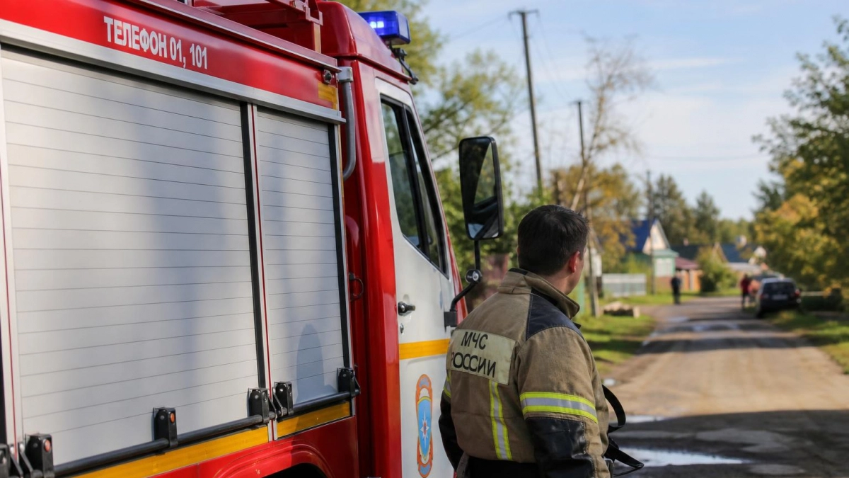В селе Вязовка ночью сгорел частный дом площадью 64 квадратных метра