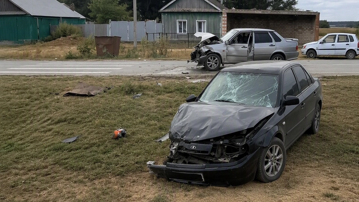 В Новоузенском районе после столкновения двух ВАЗов в больницу попали оба водителя