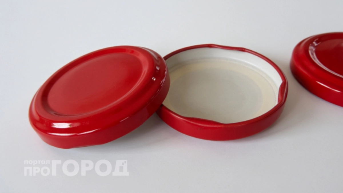 Соседи просили отдать крышки от банок: пять способов превратить обычный мусор в полезные приспособления