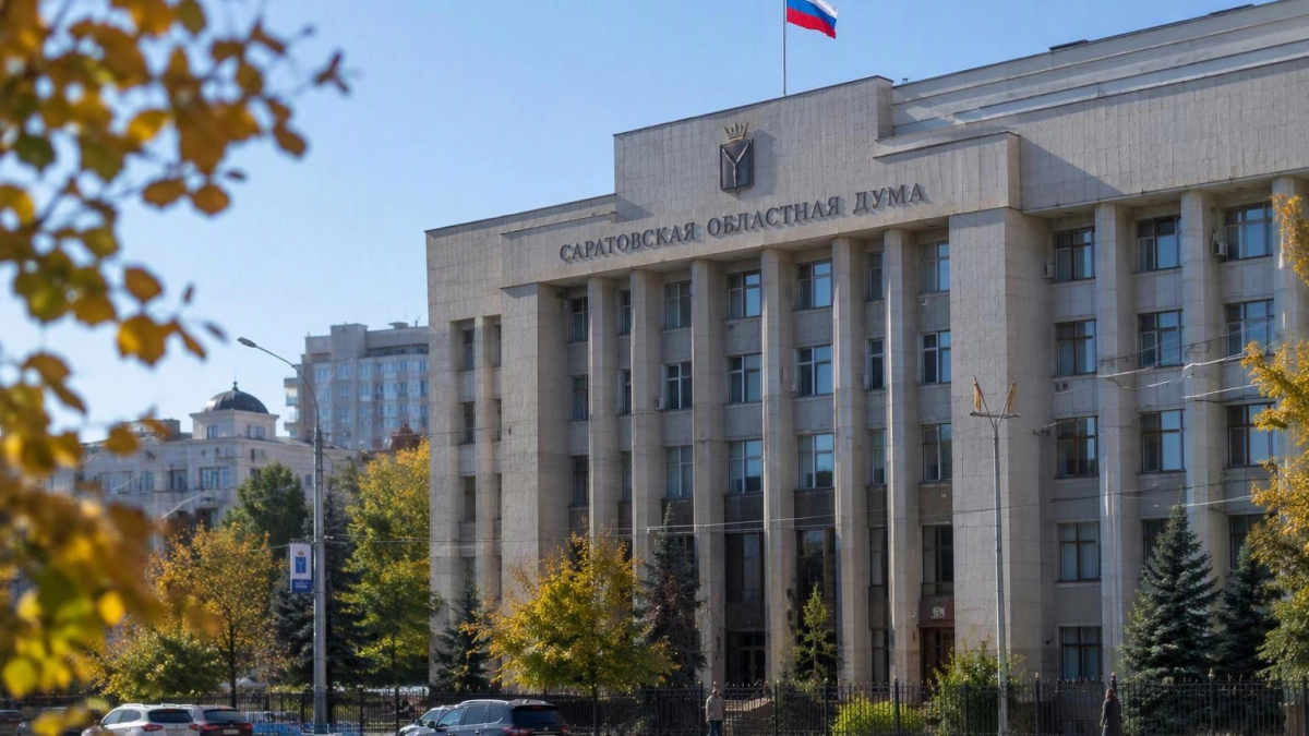 Буланов поддержал сокращение оплачиваемых депутатов и предложил привязать оклады к средним зарплатам