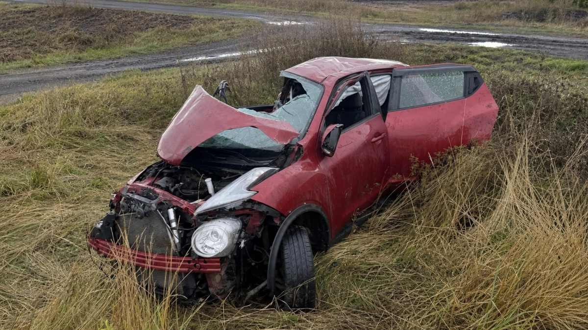 Под Ртищевом после опрокидывания Nissan Juke умерла госпитализированная пассажирка