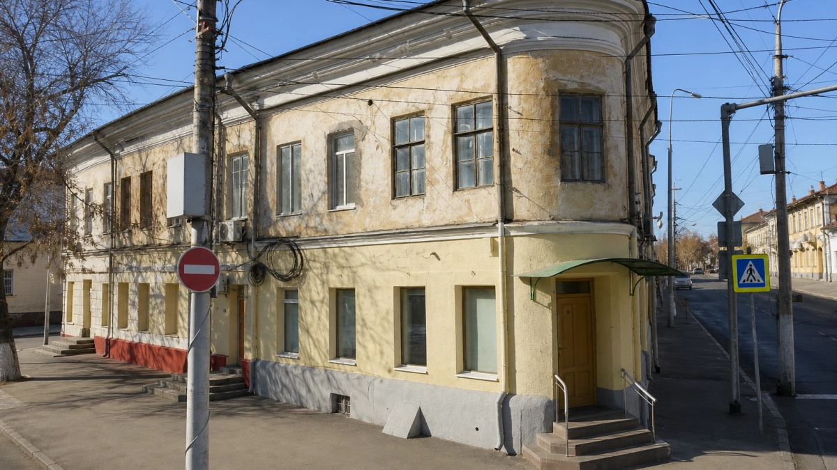 В Саратове аварийным признали дореволюционный дом на Московской: расселение и снос до 2029 года