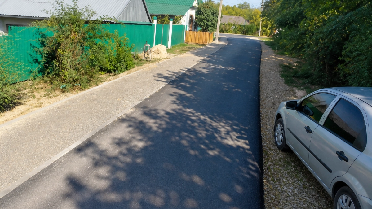 В селах Саратовской области обновили 835 участков дорог по региональной программе