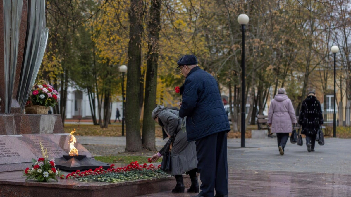 В Вольском районе простились с погибшим в зоне СВО ефрейтором Евгением Гришиным-Хроменко
