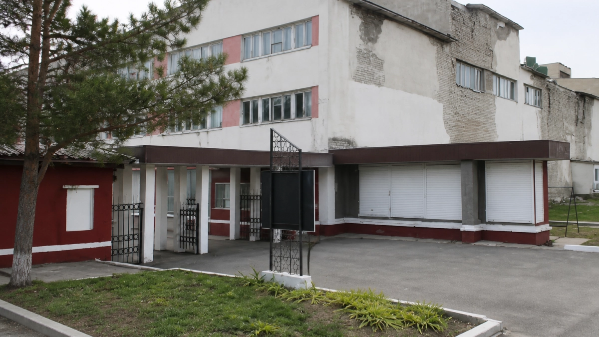 В Саратове аварийный Дом офицеров при училище планируют восстановить к октябрю 2027 года