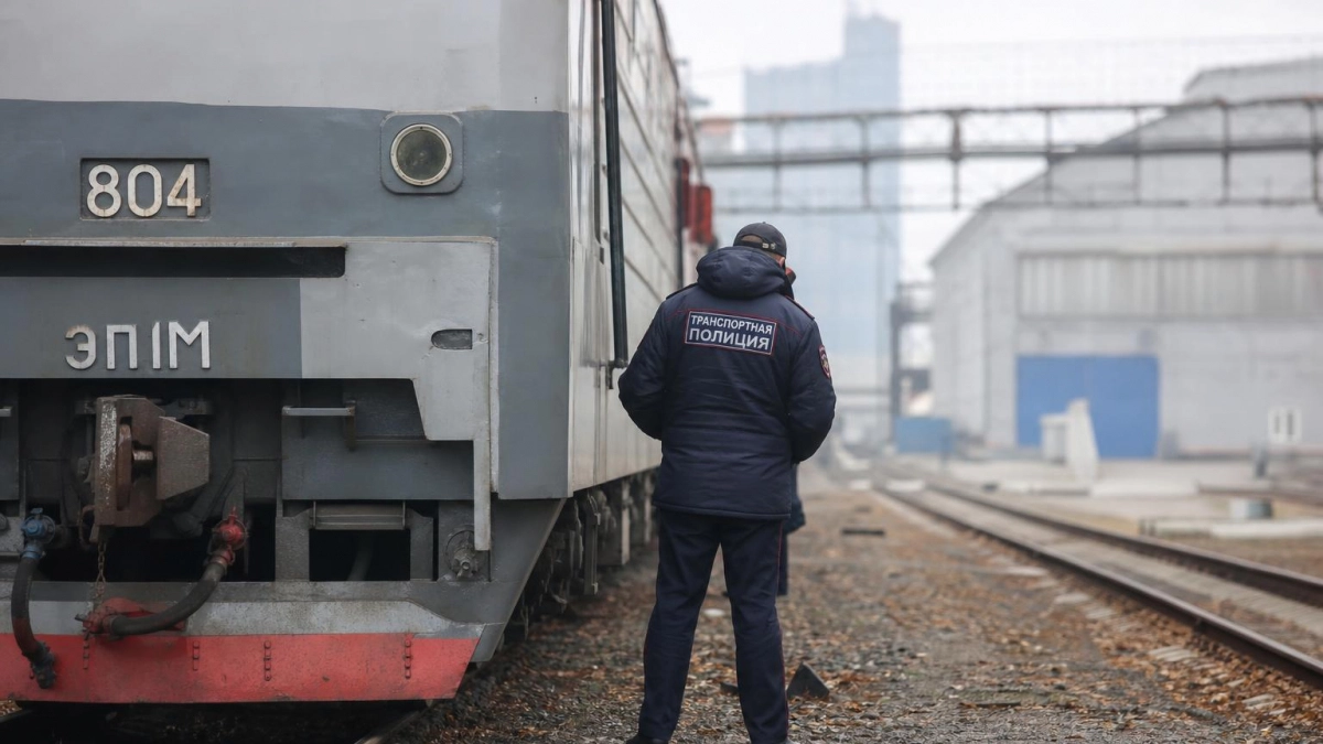 В Саратовской области машинист и пятеро сообщников крали детали локомотивов на металлолом