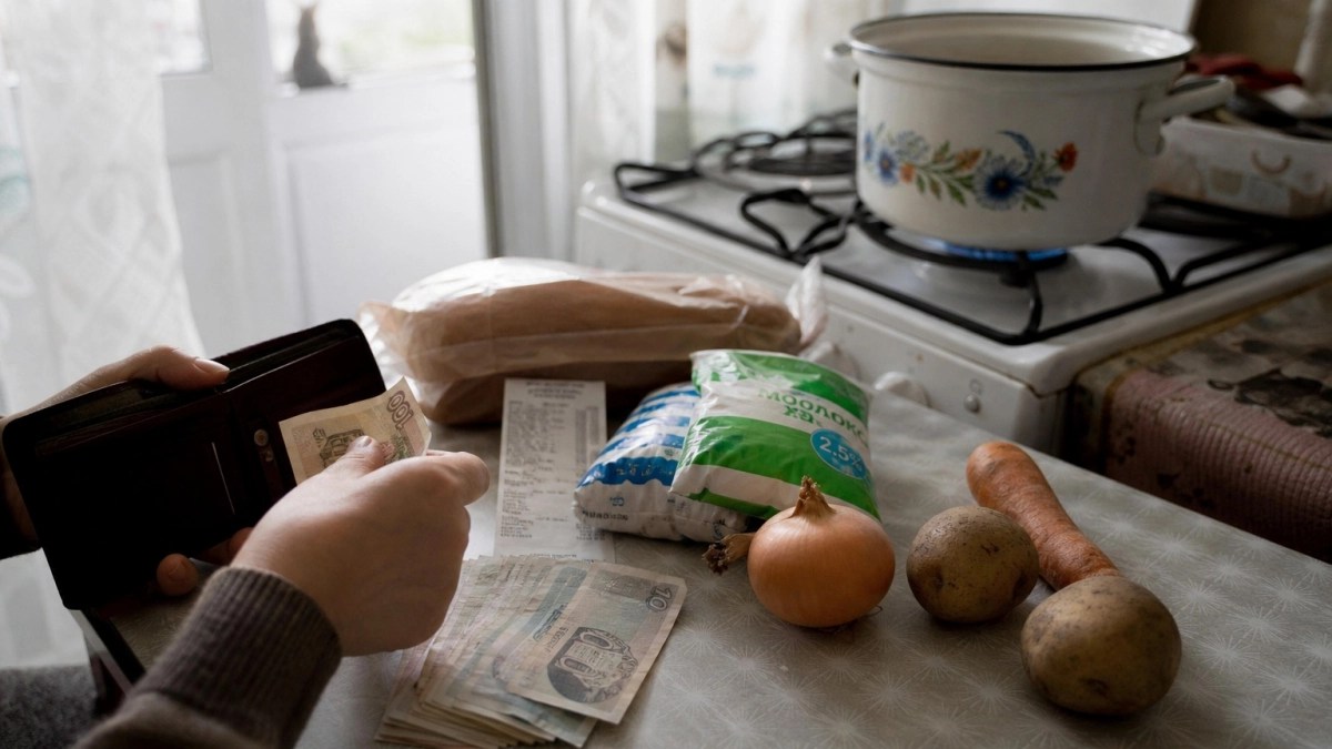 Продукты, ЖКУ и интернет: названы главные статьи расходов жителей Саратовской области