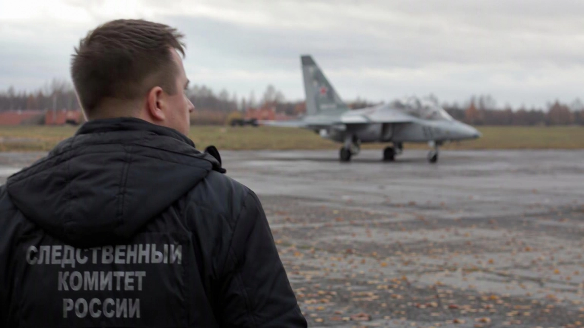 В Саратове посредницу осудят за взятку в 200 тысяч рублей для зачисления в летное училище