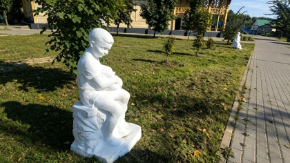 Ко Дню города в Петровске обновили 10 скульптур из 1950-х